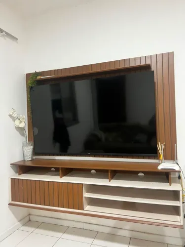 Vendo painel de tv completo