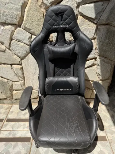 Cadeira Gamer ThunderX3 EC3 Preta com Almofadas - Oportunidade!