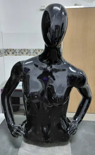 Manequins membros superiores pretos