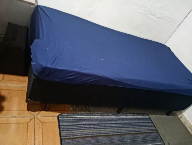 Vendo Cama box solteiro