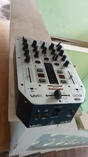 MIXER BEHRINGER VMX 200
