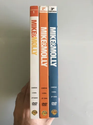 MIKE & MOLLY AS 3 PRIMEIRAS TEMPORADAS COMPLETAS EM DVD