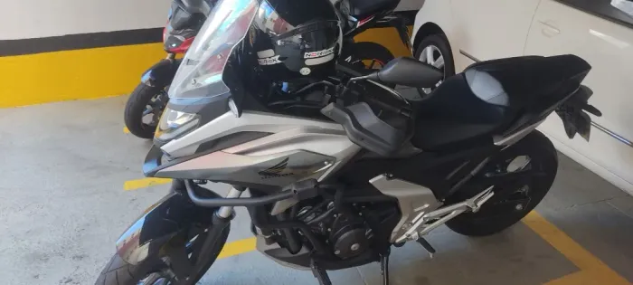 moto NC750DCT pouco rodada sem detalhes.