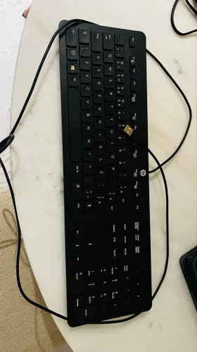 teclado com fio HP USB Slim Business (modelo SK-2120), na cor preta