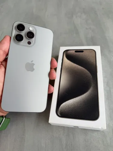 IPhone 15 Pro Max 256GB Natural Titanium - Estado de Novo ?