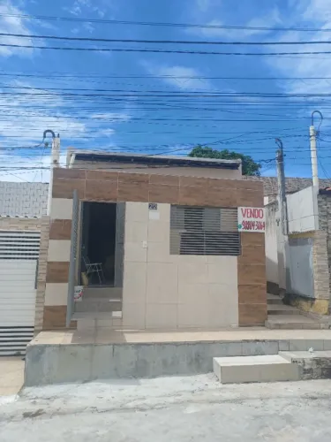 RIBEIRA - MARAVILHOSA CASA COM DOIS QUARTOS UM BANHEIRO- NÃO FINANCIA. R$ 115 MIL REAIS