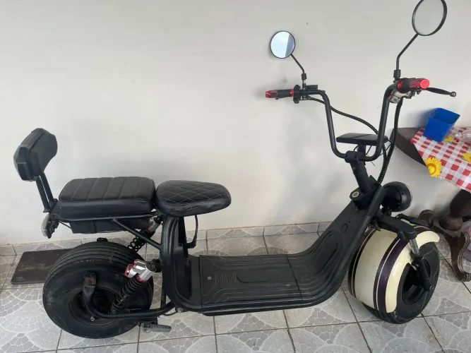 Vendo essa scooter elétrica com bateria ruim!