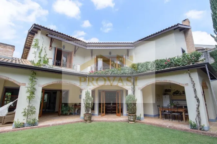 Alphaville Residencial 4 (Santana de Parnaíba) - Casa com 416 metros e 4 Dormitórios em Al
