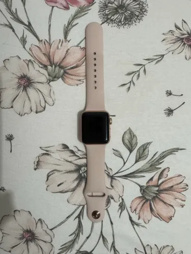 Apple Watch Rose, série 3, 38mm 