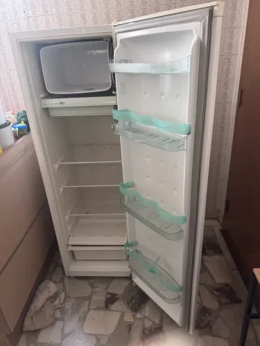 Vende-se geladeira 