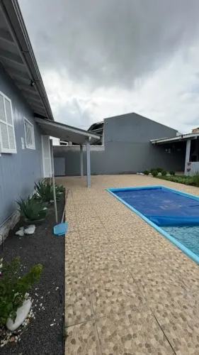 Casa com Piscina Balneário Gaivota - Bairro Jardim Ultramar