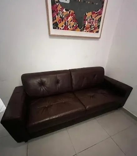 Sofá de couro legítimo 