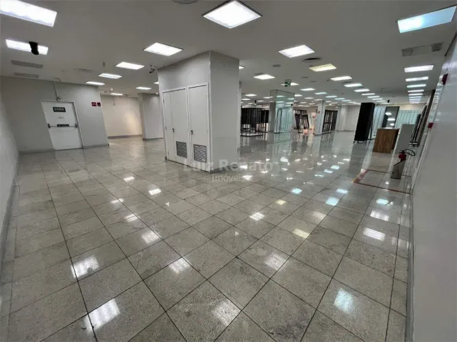 Loja comercial com mais de 3.000m² disponível para locação