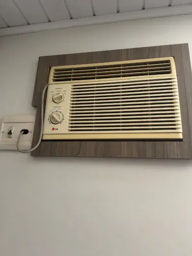 Ar condicionado Janela LG, 8000 btu/h, 127V, com ciclo frio.