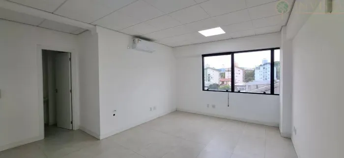 Sala comercial com vista mar para alugar no bairro Estreito