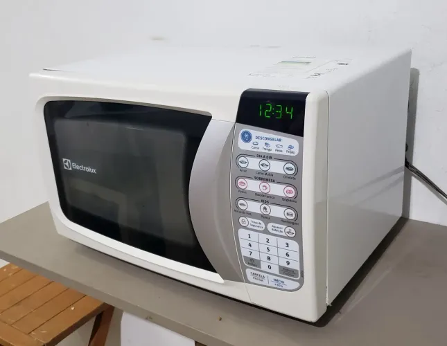 Microondas Electrolux 20L ((ENTREGO))
