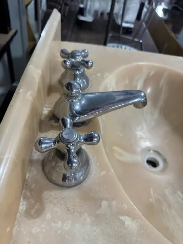 Torneira com misturador de agua