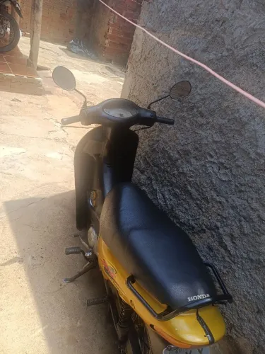 Moto leilão, placa original só pega e anda