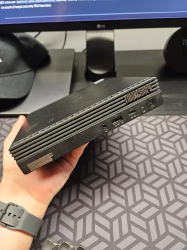 Lenovo Thinkcentre m70q