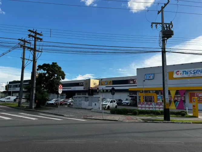 LOJA 9 com 60 metros quadrados em Sítio Cercado - Curitiba - PR