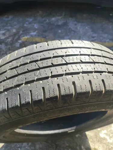 Pneu 215 65 R16