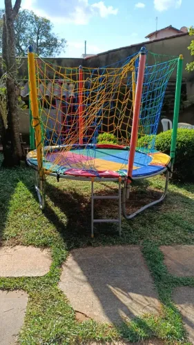 Vendo Cama Elástica 2,00 e 2,44 diâmetro lona colorida