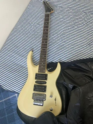 Guitarra Melphis by Tagima Floyd Rose Braba