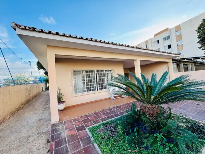 Casa à venda em Campinas, São Bernardo, com 3 quartos, com 233 m²