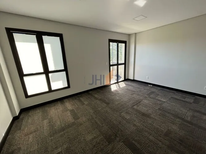 Sala comercial com 37 m² na Vila Leopoldina para venda ou locação