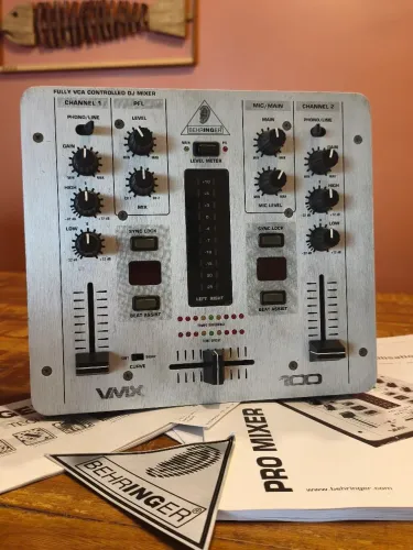 MIXER VMX100 BEHRINGER - 120V
