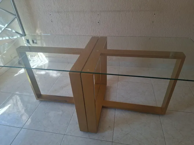 Mesa de Vidro com Pé de Ferro