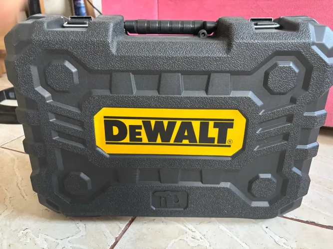 VENDE-SE MARTELETE DEWALT 5KG NOVO (ORIGINAL)