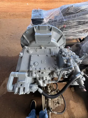 Reversor ZF 16.6x1, excelente estado para sua embarcação