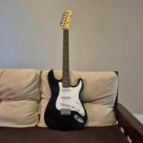 Guitarra Squier Stratocaster by Fender Preta Pouco Uso