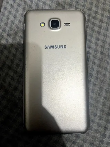 Samsung Galaxy J7