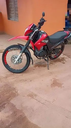 Vendo Bros 150 201, completa e está em dias, IPVA pago