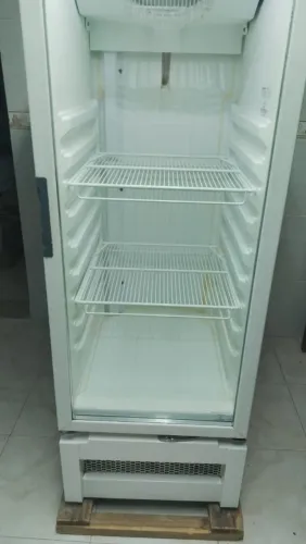Refrigerador Expositor 235L METALFRIO