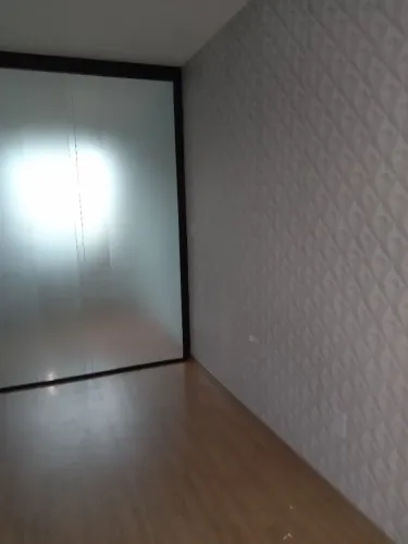 Aluga-se apartamento direto com a proprietária. 900 reais já incluso iptu e condomínio.