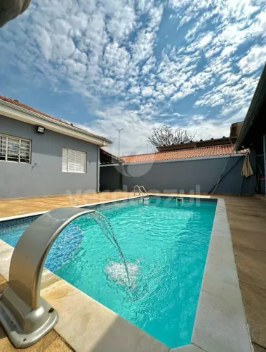 CASA COM PISCINA NA MORADA DO SOL