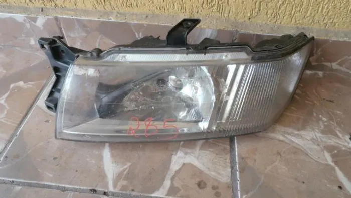 Farol esquerdo mitsubishi space wagon 2001 2002