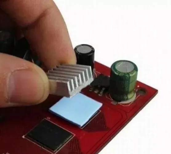 COD-CP232 100x Thermal Pad Termico Dissipador Chipset Memori 10x10x0,5mm