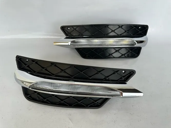 Par Farol de Milha Led com Grade Mercedes Benz C180 C200 C250 2012 2013 2014
