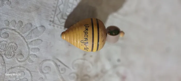Pião de madeira antigo - Aracaju-SE