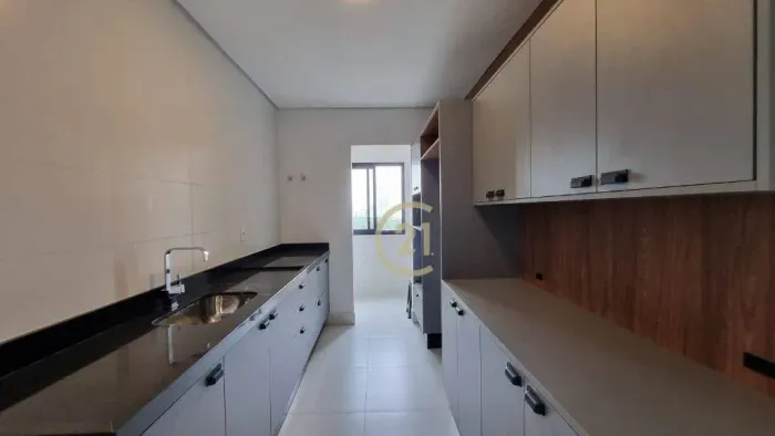 Apartamento para Venda e Aluguel no Condomínio Edifício Paulistania Residencial - Centro e