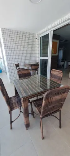 Mesa de jantar de 4 lugares 