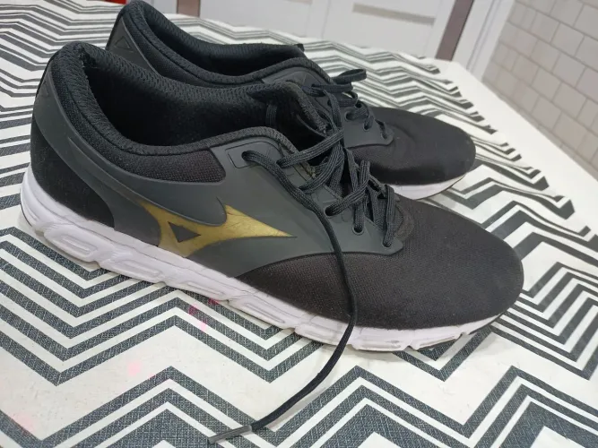 Tênis Mizuno Preto 41