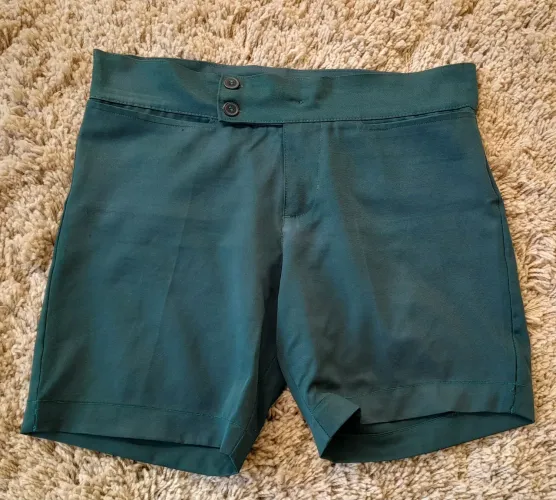 Shorts Alfaiataria Verde - Elegância e Conforto