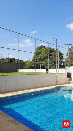 Chácara à venda no Vale das Palmeiras em Americana com 6 chalés e 14 vagas de garagem