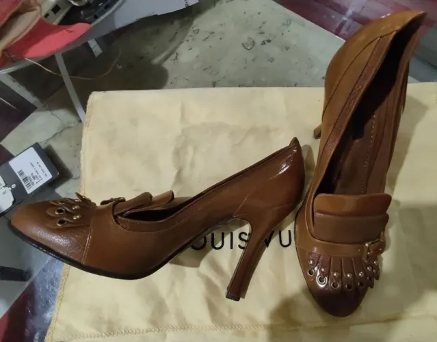 Salto Alto Marrom Couro Luis Vuitton