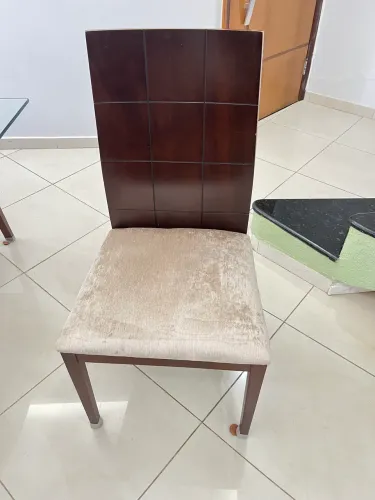 Vendo/Troco Mesa e 6 cadeiras em madeira 